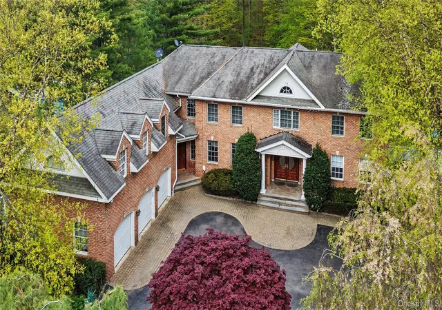 2nd image of 12 Chauncey Pl, Oyster Bay, NY 11797 | MLS# 989842