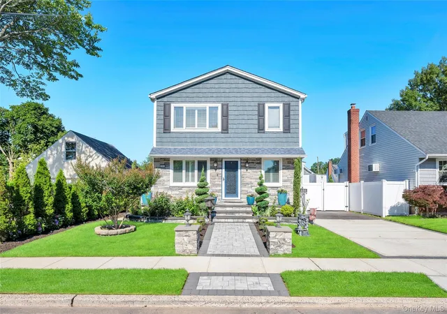 Photo 4 of Single family home for sale at 151 Poppy Ave, Hempstead, NY 11010 | MLS# 989856 | Listing updated on 2026-08-31