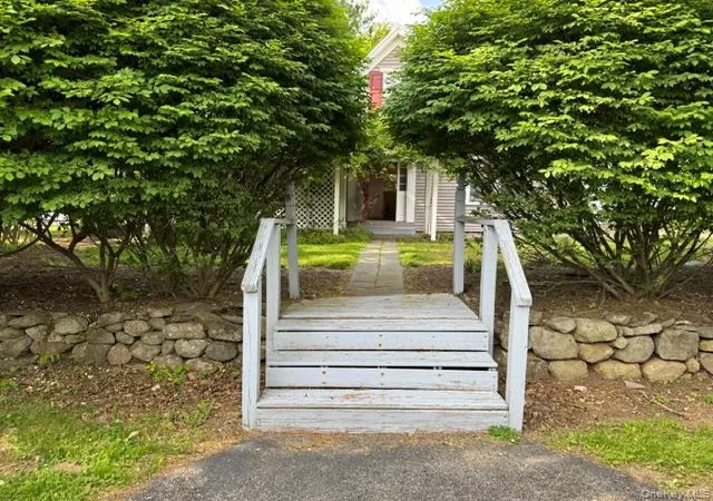 42nd image of 74 S Airmont Rd, Suffern, NY 10901 | MLS# 989916