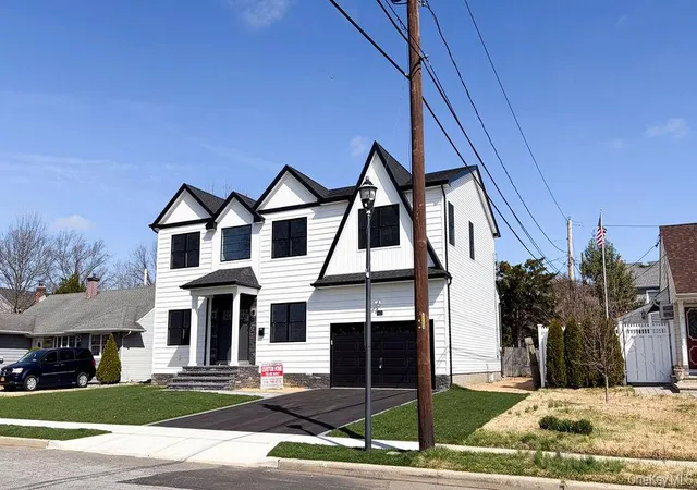 Photo 3 of Single family home for sale at 3421 Hawthorne Dr N, Hempstead, NY 11793 | MLS# 989917 | Listing updated on 2026-09-06