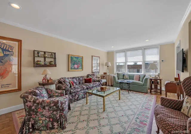 3rd image of 1390 Broadway #222, Hempstead, NY 11557 | MLS# 989930