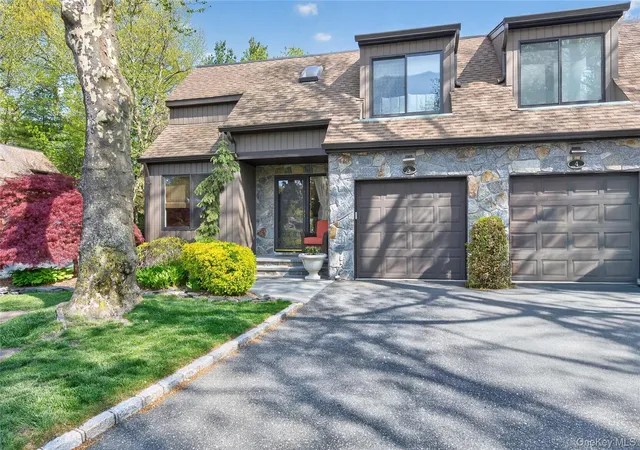 Photo 1 of Sale Pending at 5 Pony Cir #5, North Hempstead, NY 11577 | MLS# 989933 | Listing updated on 2026-08-18
