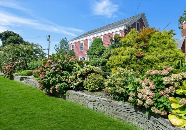 1st image of 15405 Main Rd, Mattituck, NY 11952 | MLS# 989959