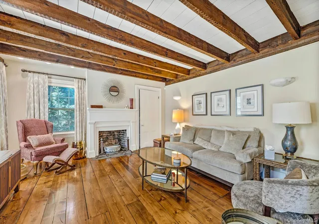 3rd image of 15405 Main Rd, Mattituck, NY 11952 | MLS# 989959
