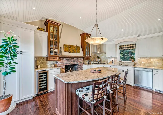 5th image of 15405 Main Rd, Mattituck, NY 11952 | MLS# 989959