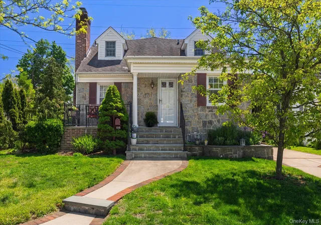 1st image of 68 Broadway, Malverne, NY 11565 | MLS# 989963