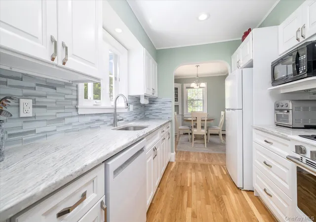 5th image of 68 Broadway, Malverne, NY 11565 | MLS# 989963