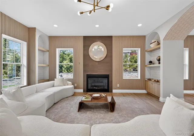 Photo 3 of Mansion for sale at 15 Ridge Dr, North Hempstead, NY 11050 | MLS# 989974 | Listing updated on 2026-09-27