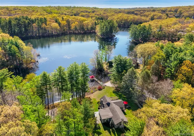 Homes for sale in Bedford, NY | 559 Pound Ridge Rd, Bedford, NY 10576 | MLS# 989975