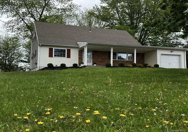 Homes for sale in Goshen, NY | 22 Wedgewood Dr, Goshen, NY 10924 | MLS# 989985