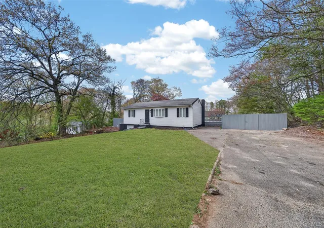 Photo 4 of Sale Pending at 65 Maple Ln, Brookhaven, NY 11763 | MLS# 990003 | Listing updated on 2026-06-07