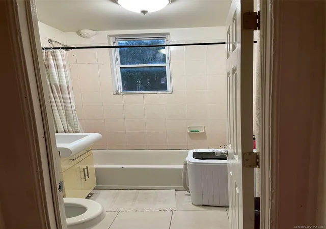 Photo 3 of House for sale at 2464 Crescent St, Astoria, NY 11102 | MLS# 990013 | Listing updated on 2026-08-11