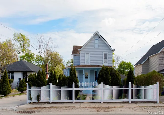 1st image of 8 Brightside Ave, Islip, NY 11722 | MLS# 990030