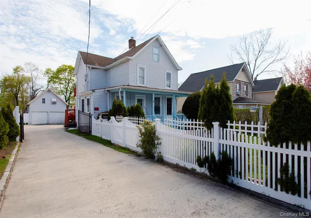 2nd image of 8 Brightside Ave, Islip, NY 11722 | MLS# 990030
