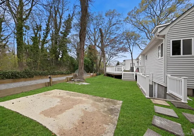 4th image of 72 Seminole St, Selden, NY 11784 | MLS# 990037