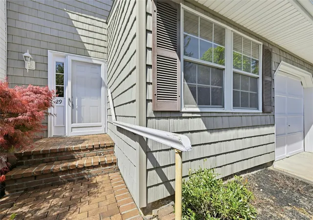 2nd image of 29 Jennings Ln, Woodbury, NY 11797 | MLS# 990054
