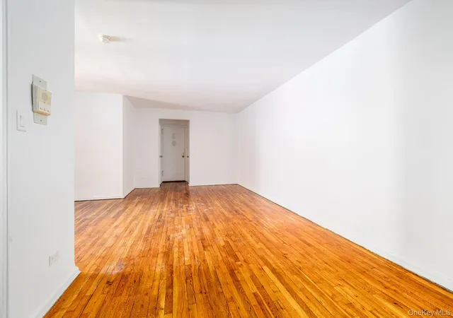4th image of 10-40 Neilson St, New York, NY 11691