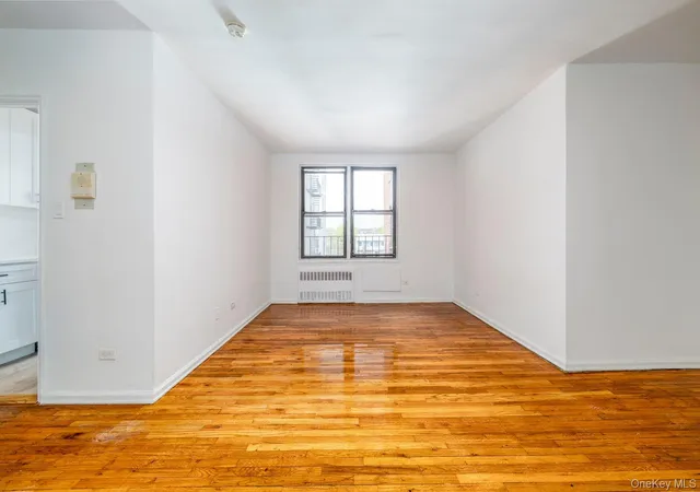 5th image of 10-40 Neilson St, New York, NY 11691