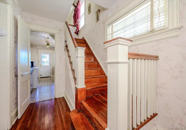 Photo 3 of Single family home for sale at 548 Davis Ave, New York, NY 10310 | MLS# 990086 | Listing updated on 2026-10-07