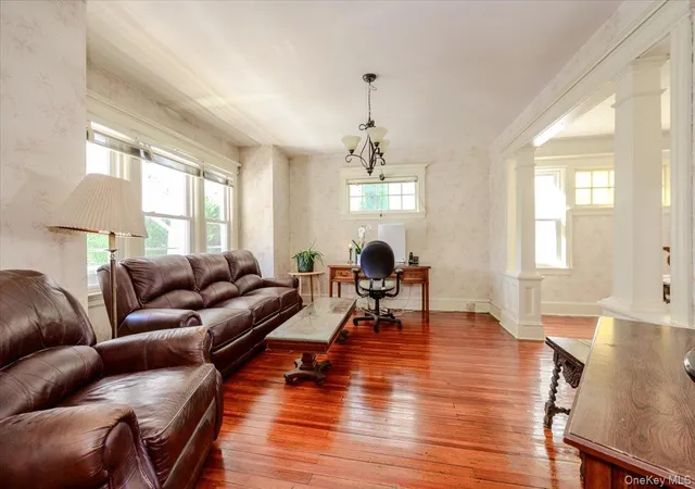 Photo 3 of Single family home for sale at 548 Davis Ave, New York, NY 10310 | MLS# 990086 | Listing updated on 2026-10-07