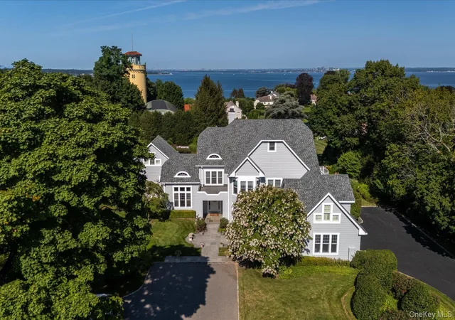 5th image of 1 Pembroke Dr, Glen Cove, NY 11542 | MLS# 990120