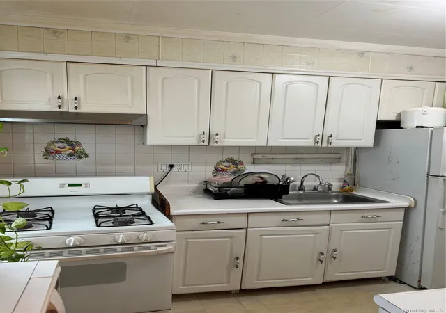 Photo 3 of Multi family home for sale at 101 20 110th Street, South Richmond Hill, NY 11419 | MLS# 990180 | Listing updated on 2026-04-26