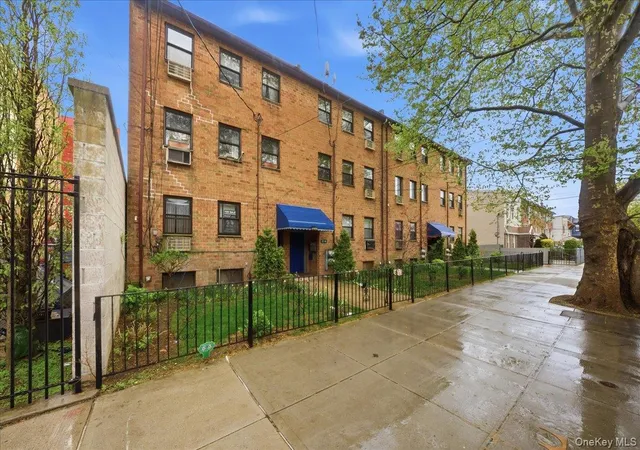 2nd image of 9748 91St St, New York, NY 11416