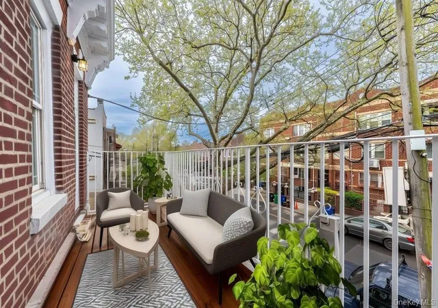 Listing Photo 4 - Condo for sale in building located at 639 Watkins St, New York, NY 11212