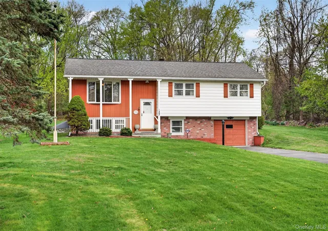 Homes for sale in Wallkill, NY | 133 Blumel Rd, Wallkill, NY 10941 | MLS# 990211