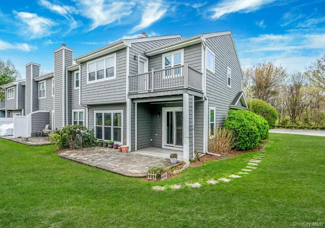 4th image of 47 Madder Lake Cir, Smithtown, NY 11725 | MLS# 990247