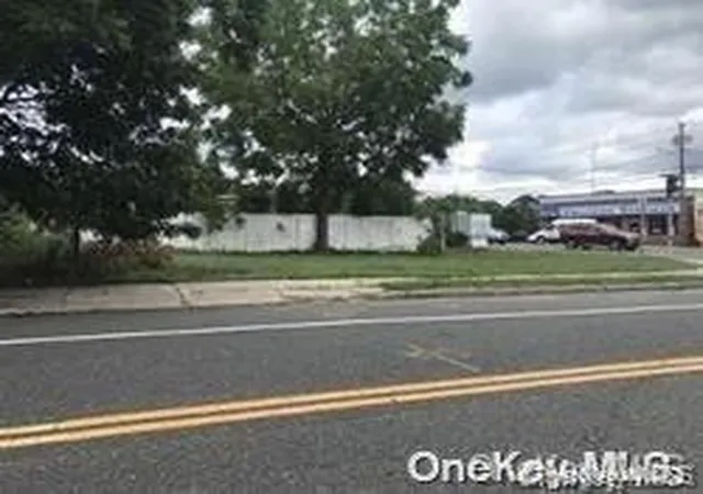 2nd image of 23 N Evergreen Dr, Brookhaven, NY 11784 | MLS# 990272