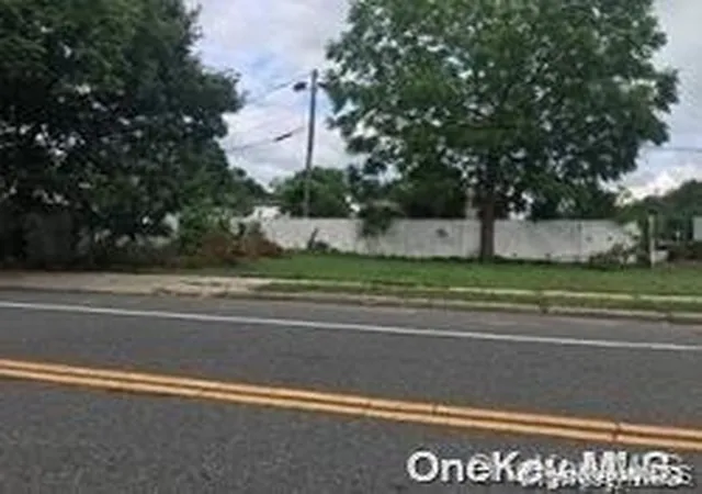 5th image of 23 N Evergreen Dr, Brookhaven, NY 11784 | MLS# 990272