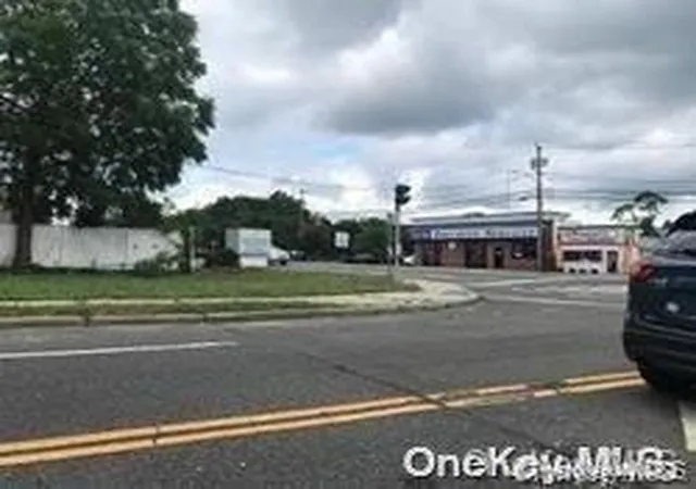 6th image of 23 N Evergreen Dr, Brookhaven, NY 11784 | MLS# 990272
