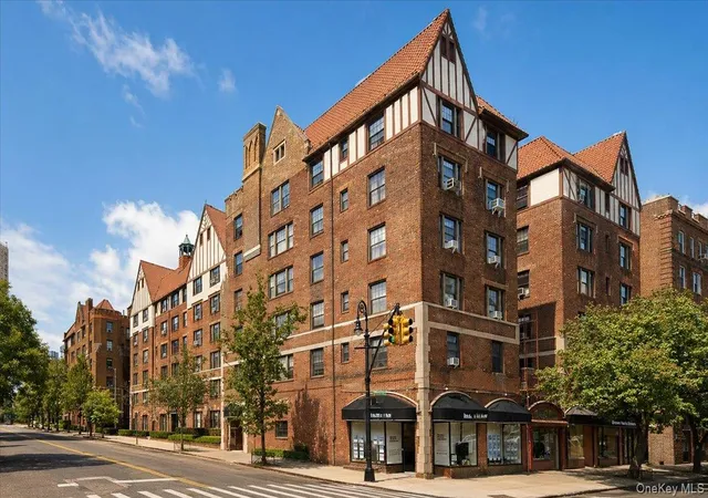 1st image of 109-14 Ascan Ave #2P, Forest Hills, NY 11375 | MLS# 990287