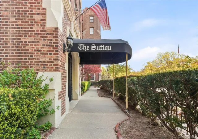 3rd image of 109-14 Ascan Ave #2P, Forest Hills, NY 11375 | MLS# 990287