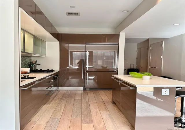 Photo 3 of Condo for sale at 75 Wall St #26Q, New York, NY 10005 | MLS# 990299 | Listing updated on 2026-04-25