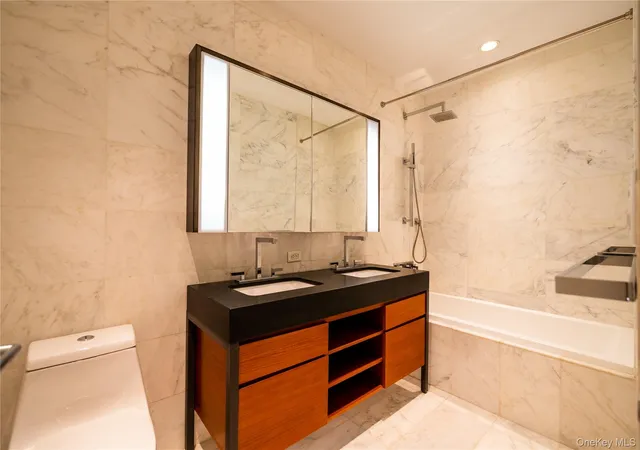 Photo 4 of Condo for sale at 75 Wall St #26Q, New York, NY 10005 | MLS# 990299 | Listing updated on 2026-04-25
