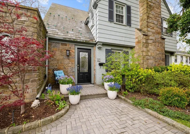 Photo 2 of Sale Pending at 421 Broadway, Lawrence, NY 11559 | MLS# 990333 | Listing updated on 2026-09-12