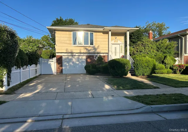 Photo 1 of Single family home for sale at 82 Bedford Rd, Hempstead, NY 11550 | MLS# 990342 | Listing updated on 2026-06-11