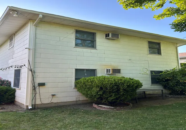 Photo 4 of Single family home for sale at 82 Bedford Rd, Hempstead, NY 11550 | MLS# 990342 | Listing updated on 2026-06-11