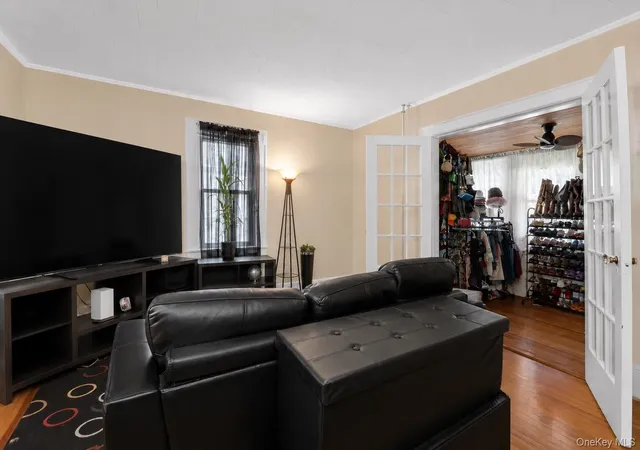Listing Photo 4 - Condo for sale in building located at 40 Rockville Ave, Rockville Centre, NY 11570