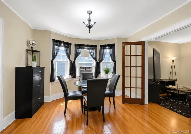 Listing Photo 5 - Condo for sale in building located at 40 Rockville Ave, Rockville Centre, NY 11570