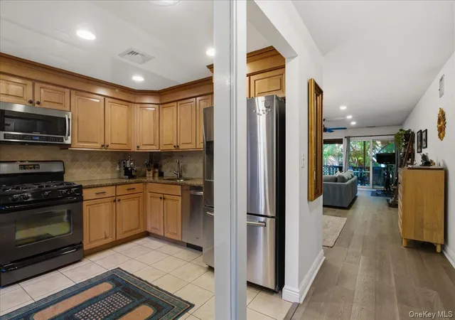 Homes for sale in Greenburgh, NY | 217 Martling Ave, Greenburgh, NY 10591
