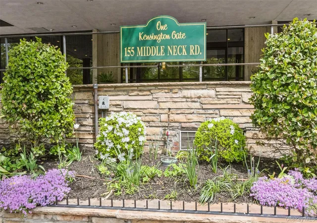 2nd image of 1 Kensington Gate #118, Great Neck, NY 11021 | MLS# 990396