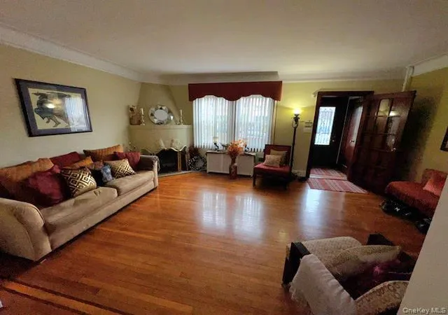 2nd image of 226 20 141st Ave, Springfield Gardens, NY 11413 | MLS# 990398