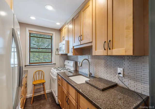 Photo 4 of House for sale at 189-19 39th Avenue #117, Flushing, NY 11358 | MLS# 990409 | Listing updated on 2026-10-01
