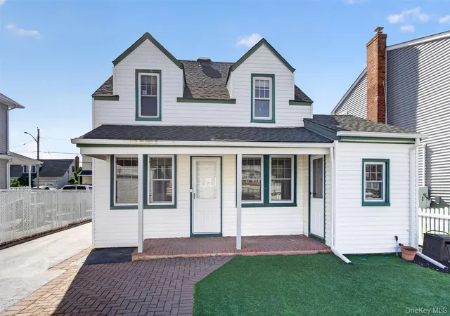 4th image of 69 Forest Ave, Oyster Bay, NY 11758 | MLS# 990494