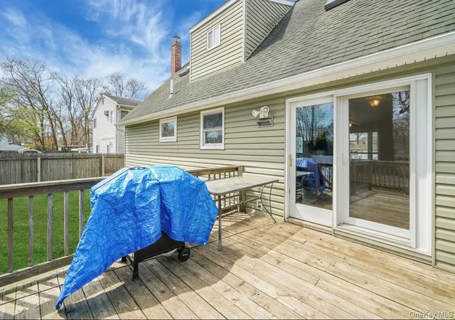 3rd image of 15 Maplewood Dr, Shirley, NY 11967 | MLS# 990536