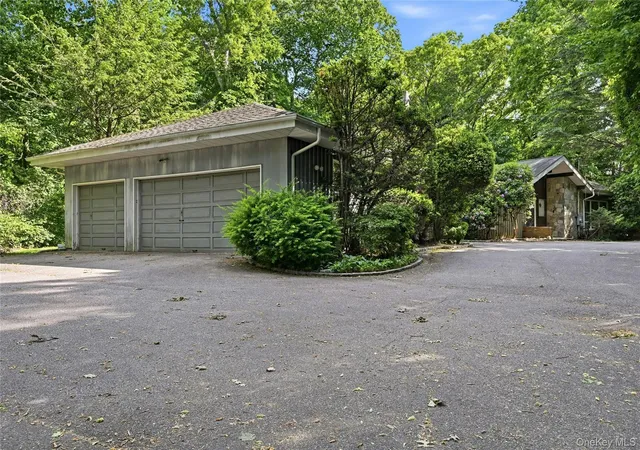 3rd image of 12 Tall Tree Ct, Huntington, NY 11724 | MLS# 990543