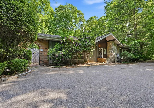 4th image of 12 Tall Tree Ct, Huntington, NY 11724 | MLS# 990543